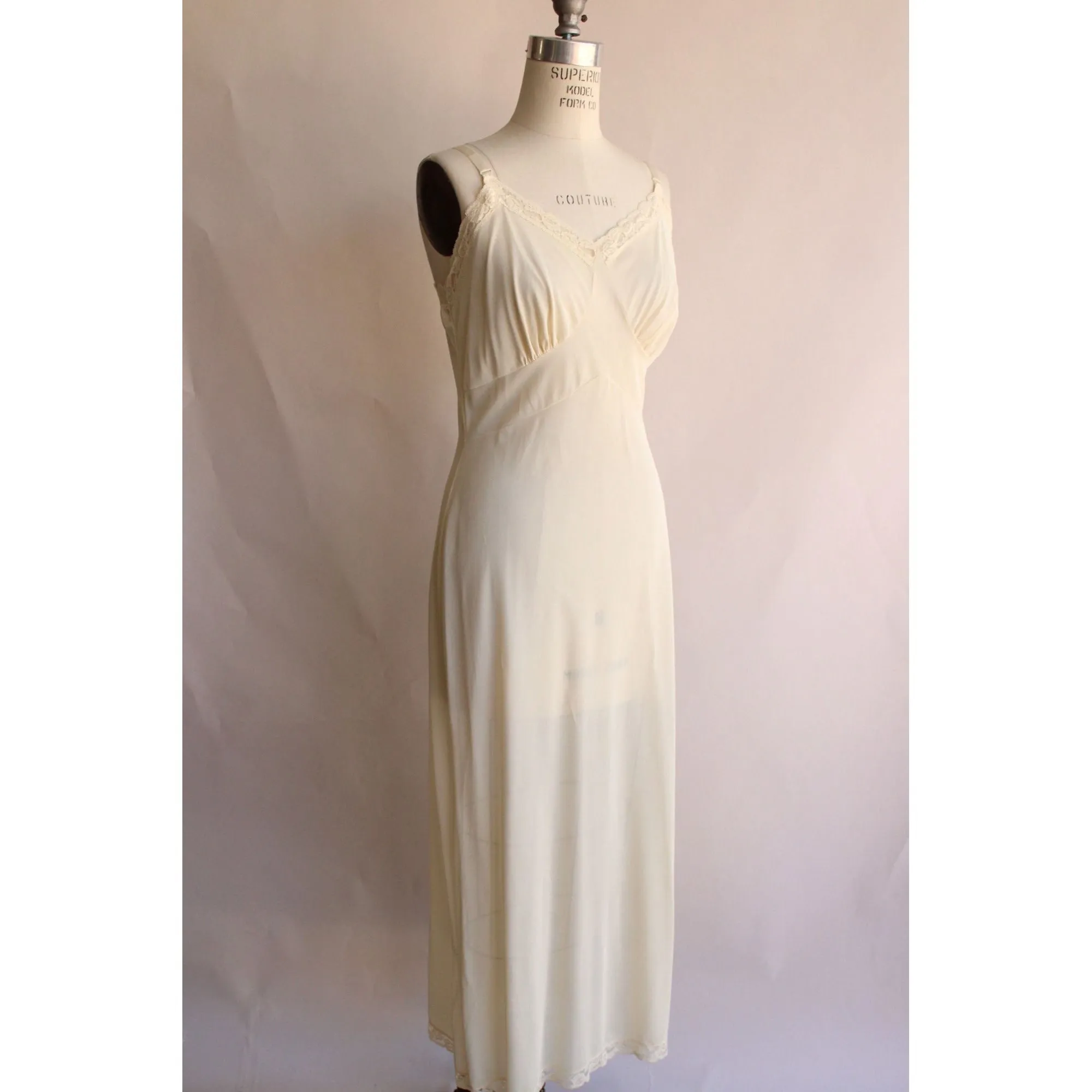 Vintage 1980s 1990s Slip Ivory Nylon Full Length Slip